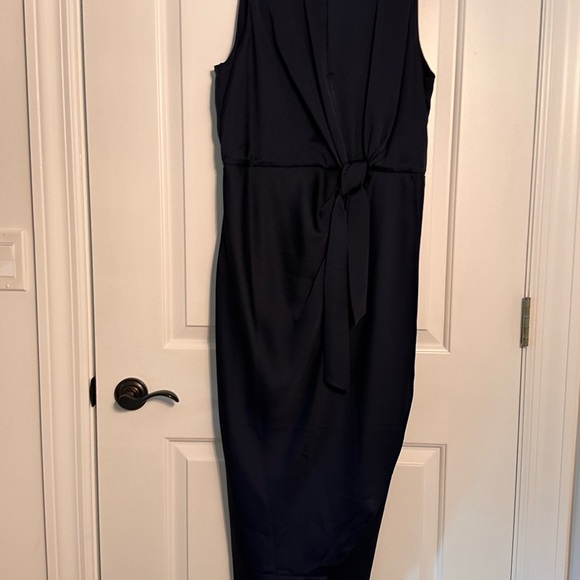 Ted Baker Pohshan Keyhole Detail Midi Dress - Picture 7 of 7